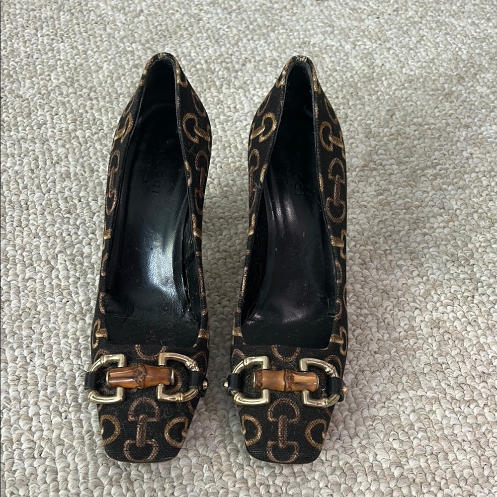 Gucci Black and Brown Heels with Gold Buckle
